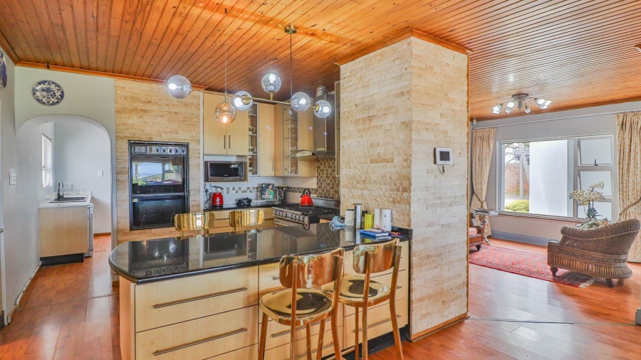 5 Bedroom Property for Sale in Beacon Bay Eastern Cape